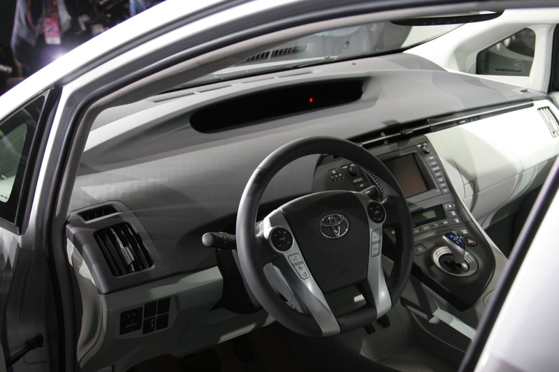 Illustration for article titled 2010 Toyota Prius: At 50 MPG, Officially Highest-Mileage Retail Vehicle